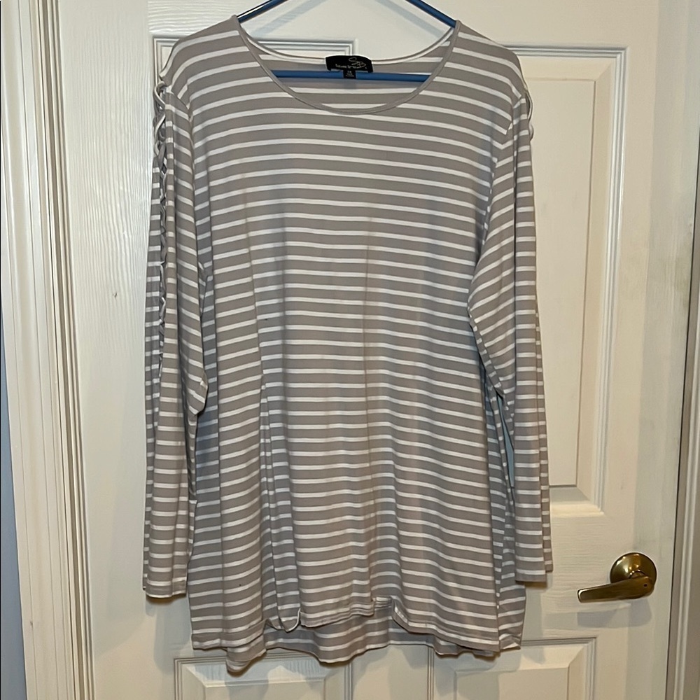 # Striped 3X LS Tee w/open lattice sleeve accents